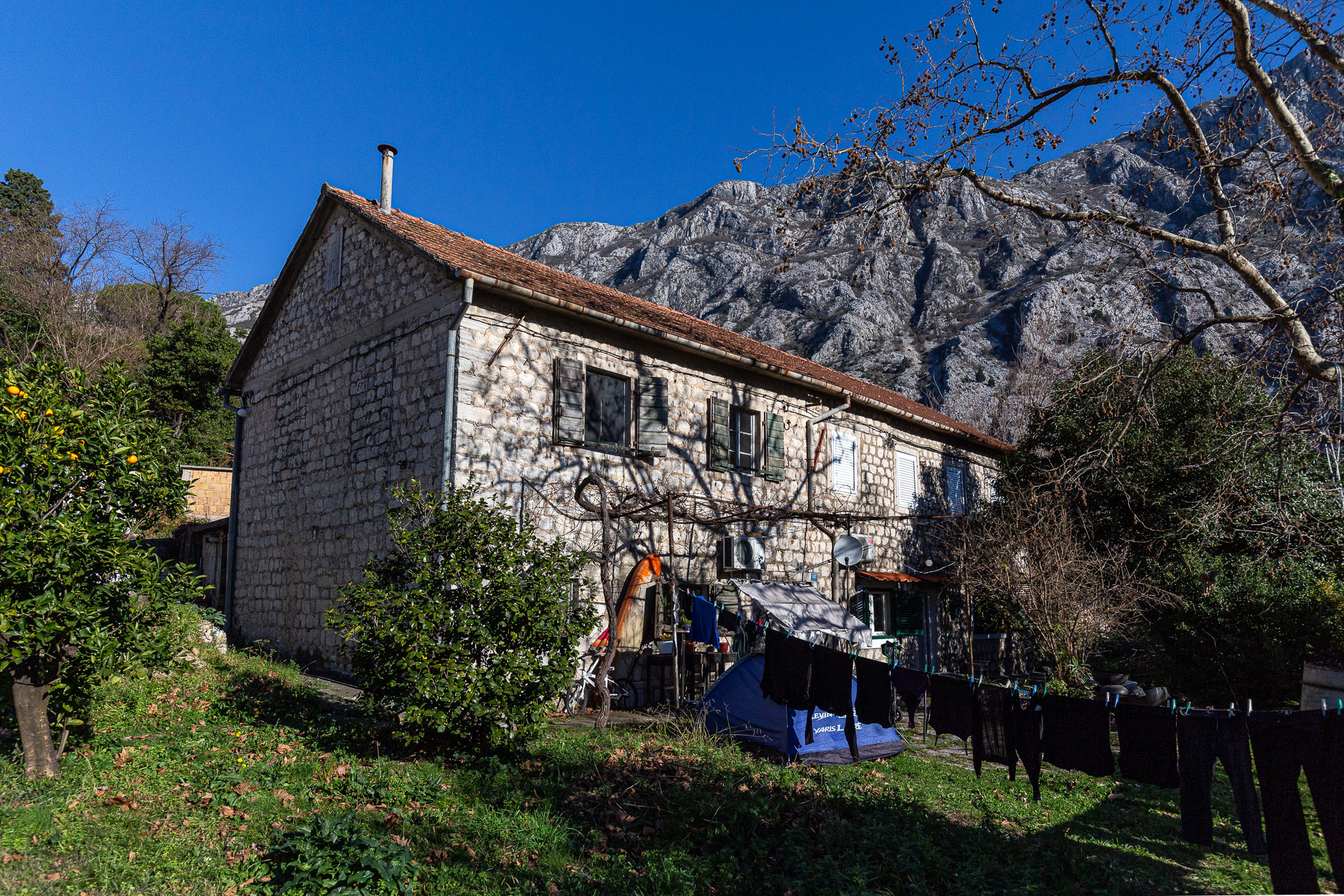 Zu verkaufen – Authentisches Steinhaus mit traumhaftem Blick auf die Bucht von Kotor